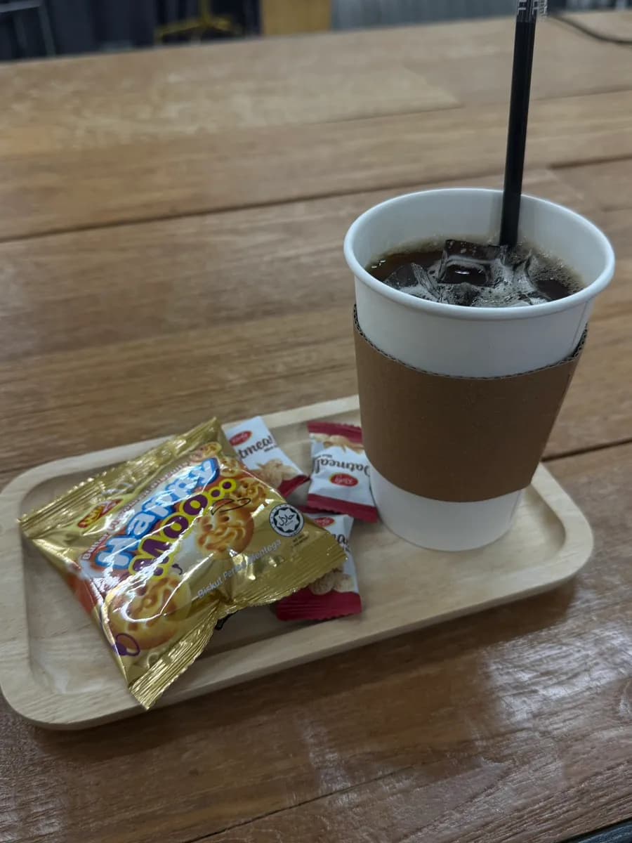 Drink and snack served during heat treatment at AVA Hair Sanbon