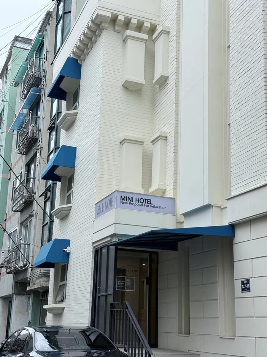Blue Note Hotel in Incheon reviewed as a clean stay with a game area
