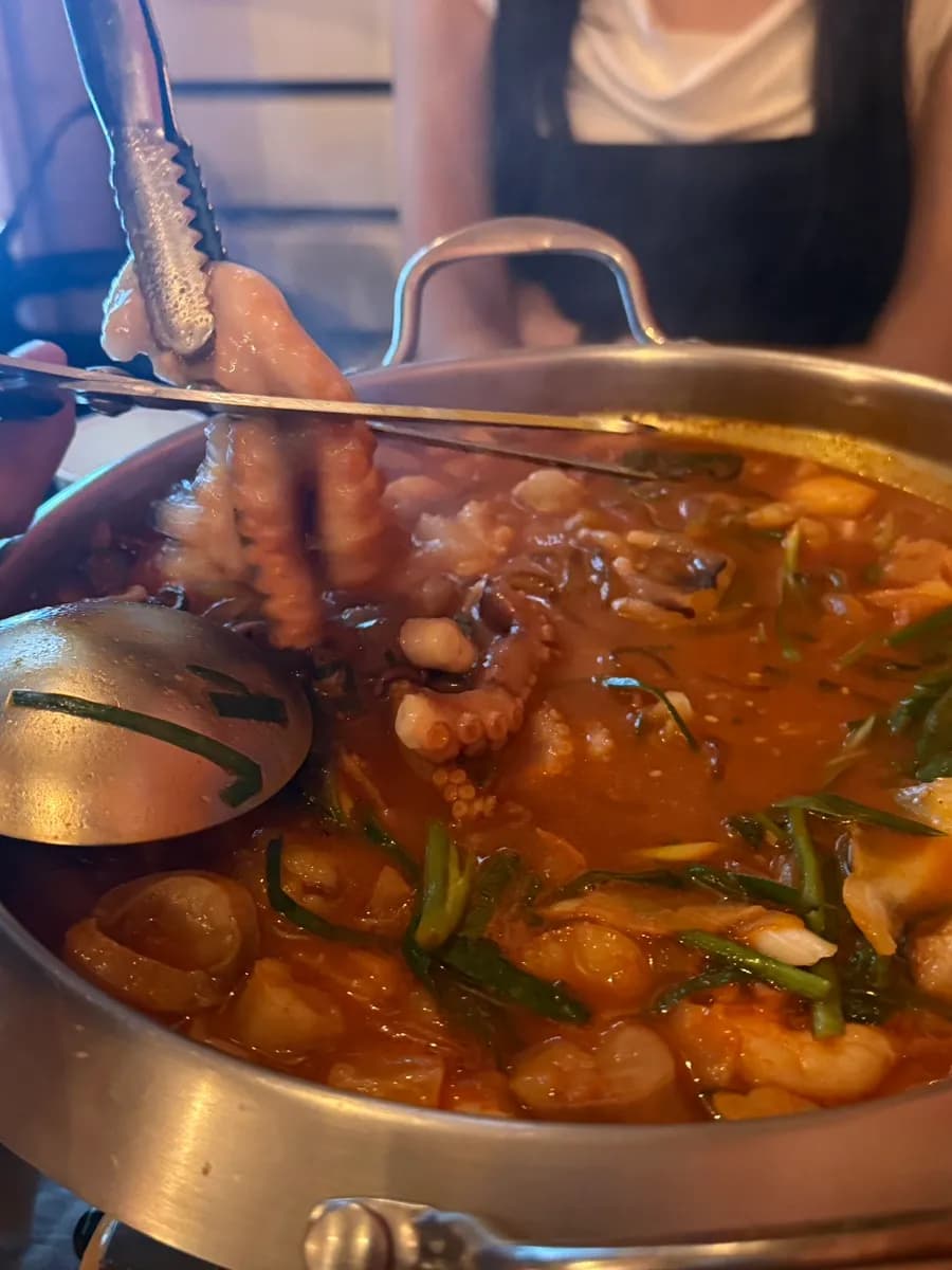 Nakgopsae pot at Unchilgisam before eating
