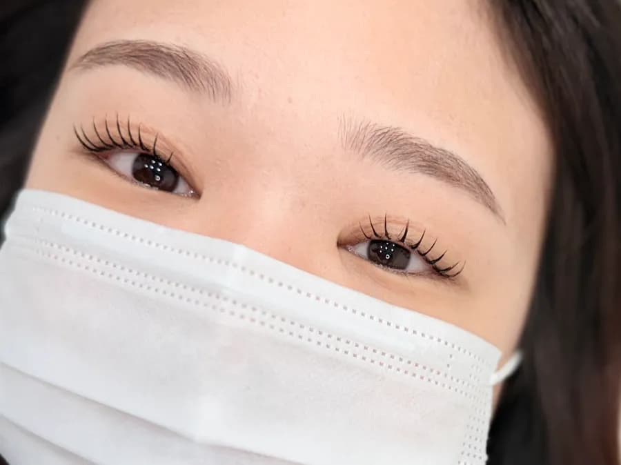 Beratung zu Wimpernlifting und Point Extensions bei Ibling Anyang Pyeongchon