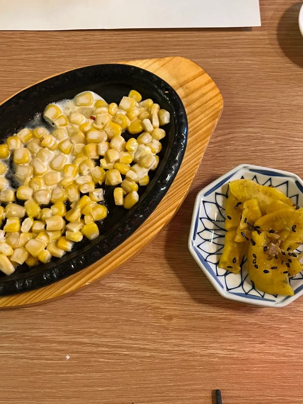 Corn and seasoned pickled radish served after ordering