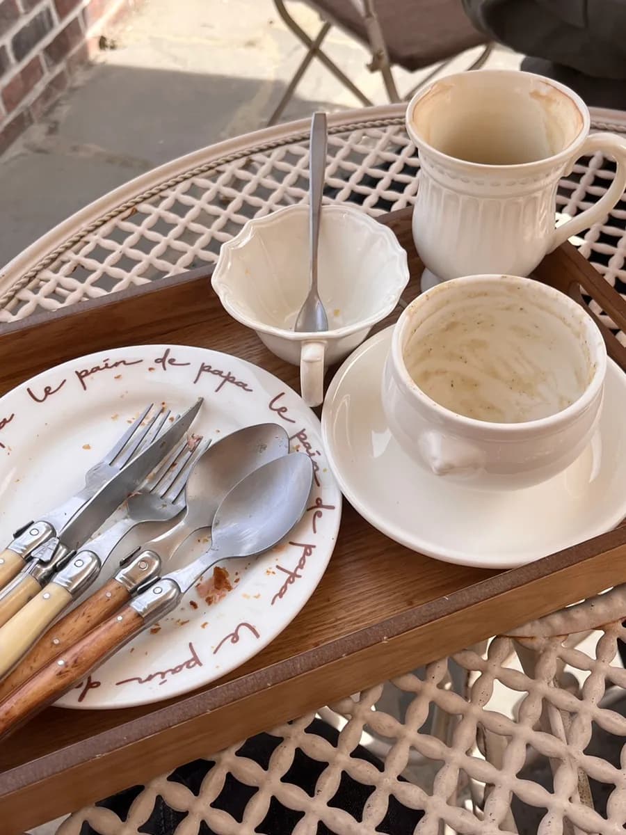 Le Pain de Paris in Haenggung-dong: Croissants, Brunch, Kartoffelsuppe und Sweet-Corn-Eis