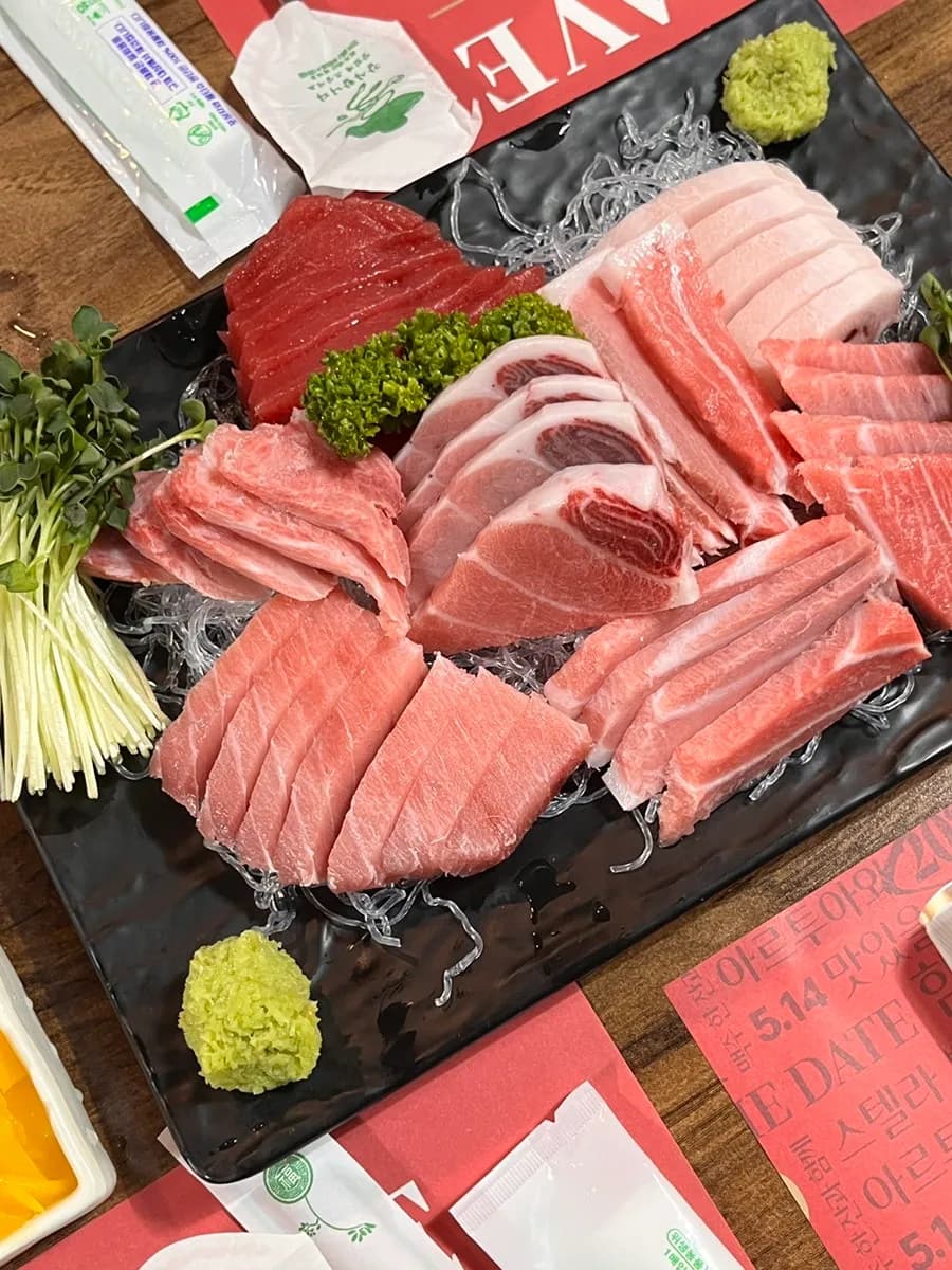 Hogye-dong Wellbeing Tuna, quán tuna hào phóng gần Hogye-gu Intersection