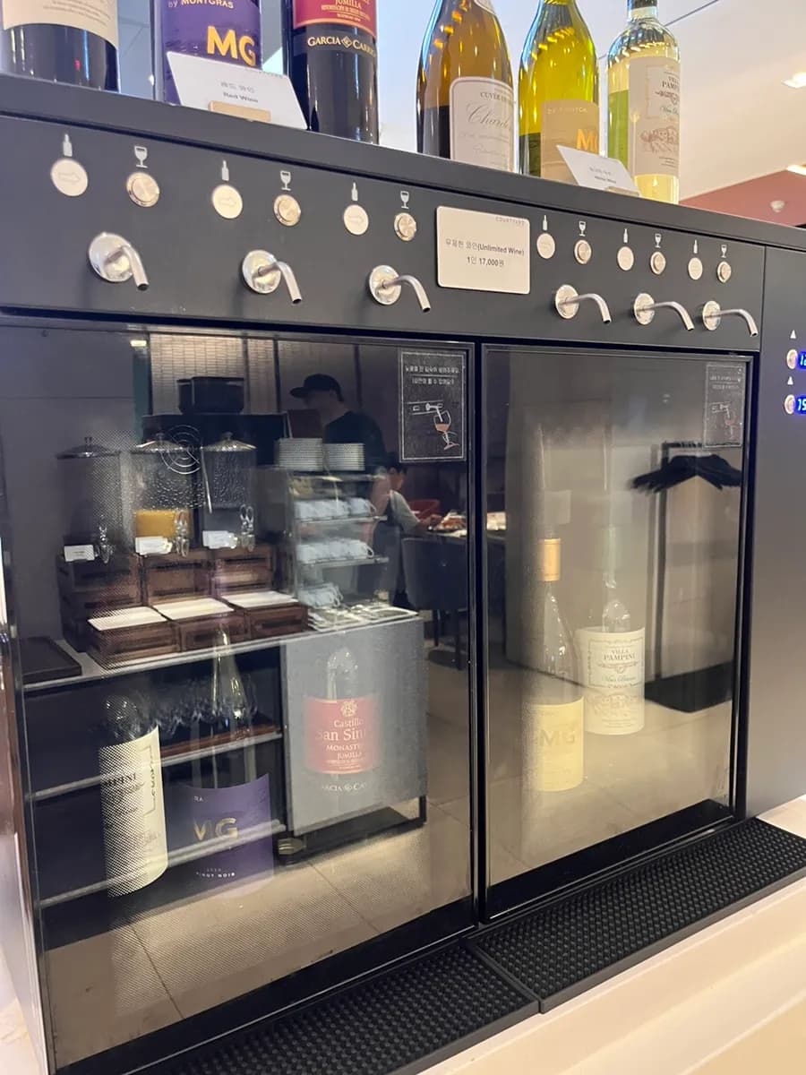 Courtyard Marriott Suwon Kitchen dinner buffet review with grill, seafood and desserts