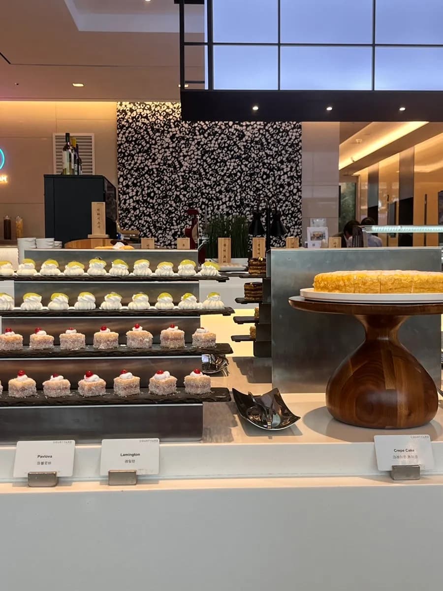 Courtyard Marriott Suwon Kitchen dinner buffet review with grill, seafood and desserts