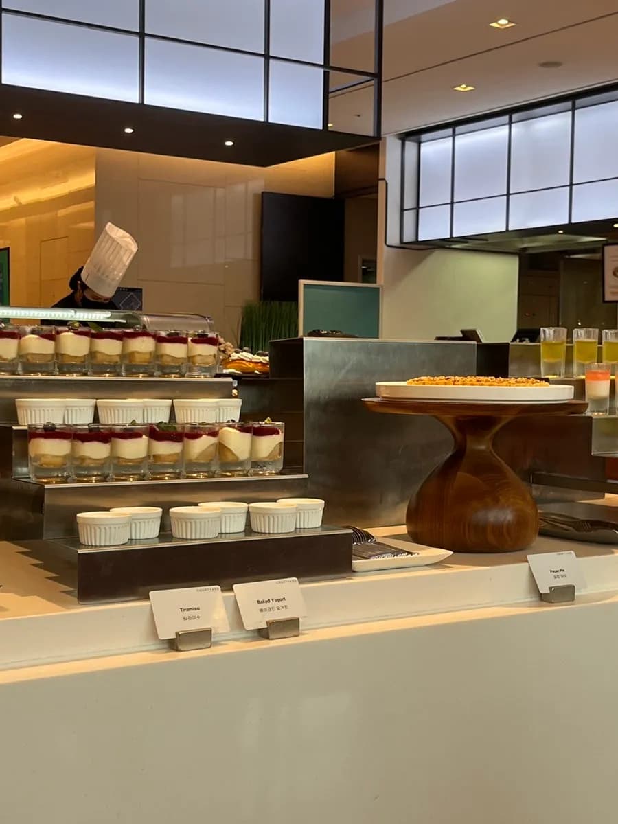 Courtyard Marriott Suwon Kitchen dinner buffet review with grill, seafood and desserts