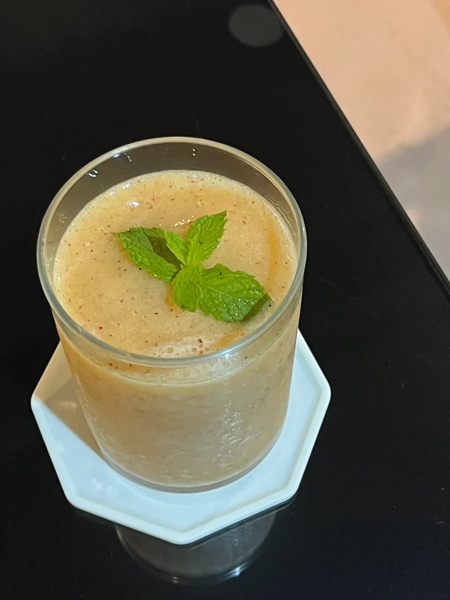 Beomgye cafe B. Rosace Birosas, date recommendation, black vibe at hip na atmosphere / nectarine smoothie, naging smoothie ng buhay