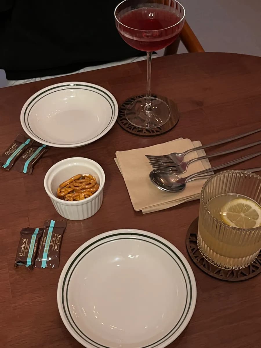Neue Cocktailbar Apiro an der Sanbon Station mit vielen Drinks