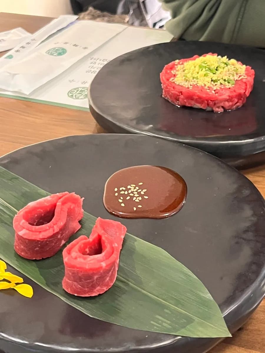 新論峴駅近くの江南にあるSonghwa Yusuの韓牛オマカセ