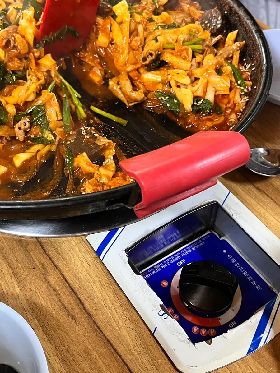 Anyang Sundae Gopchang Alley дахь жинхэнэ нутгийн хүний сонголт Anyangjip