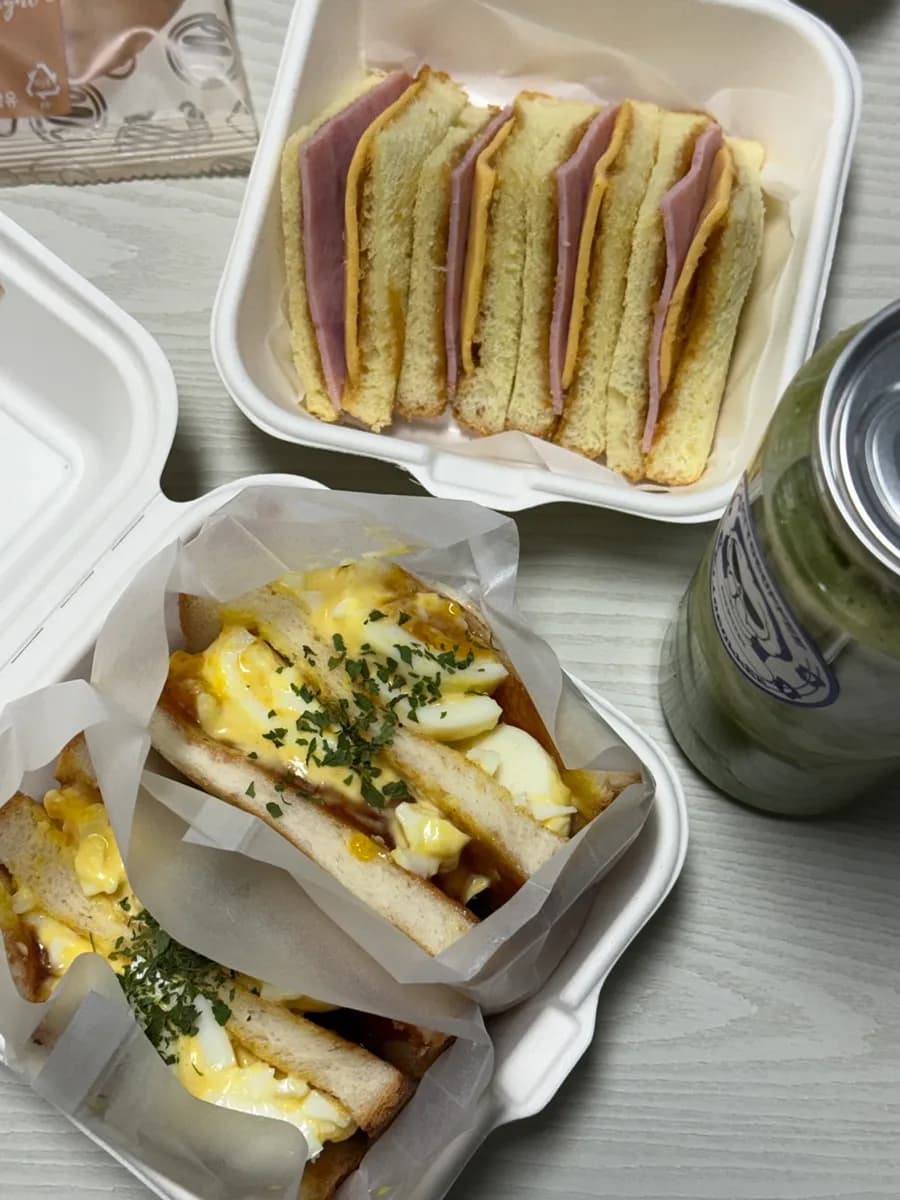 Ulasan dessert dan toast di Ato Coffee Bakdal, kafe 24 jam