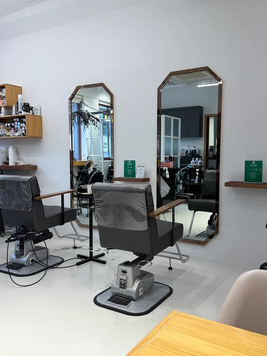 Photo 4 du salon clair et propre Navi Hair à Sanbon