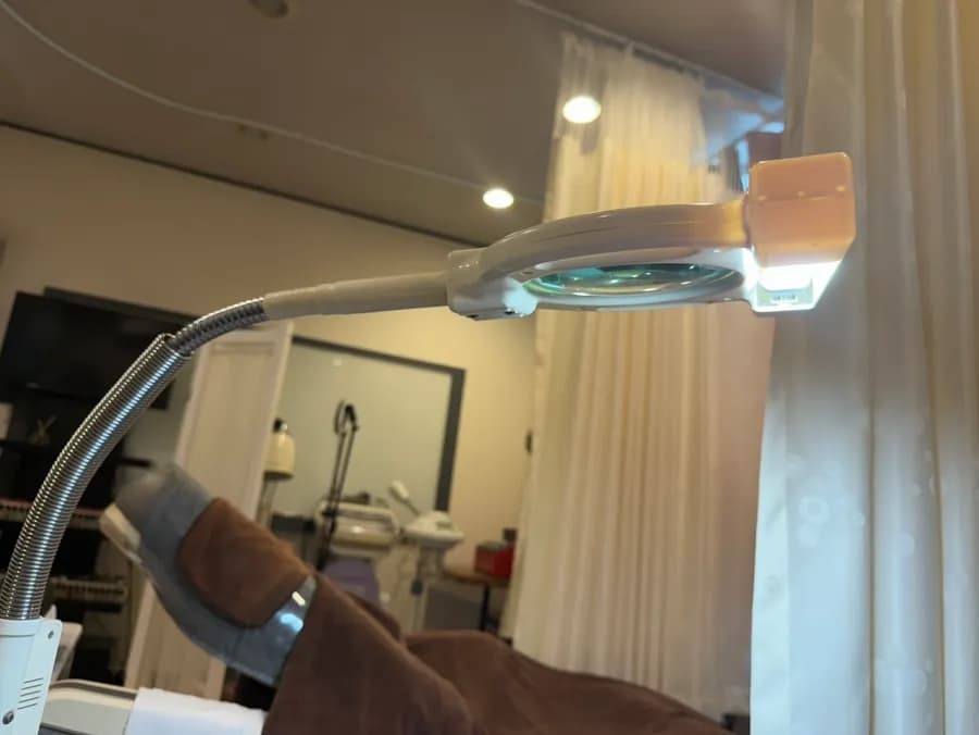 Penjagaan tambahan untuk bintik kecil semasa rawatan wajah di Sanbon