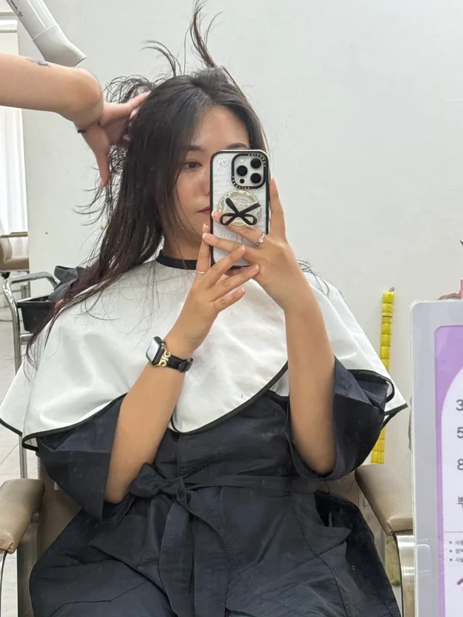Manta ofrecida durante la espera corta en Ava Hair Sanbon