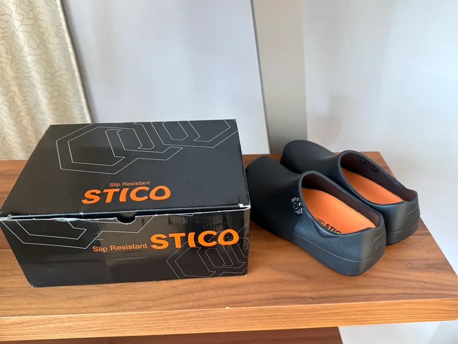 Larawan ng STICO NEC-03 black na non-slip kitchen shoes review