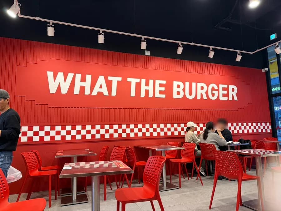 Double Deep Cheese Burger na may cheese at onion sa What The Burger Pyeongchon