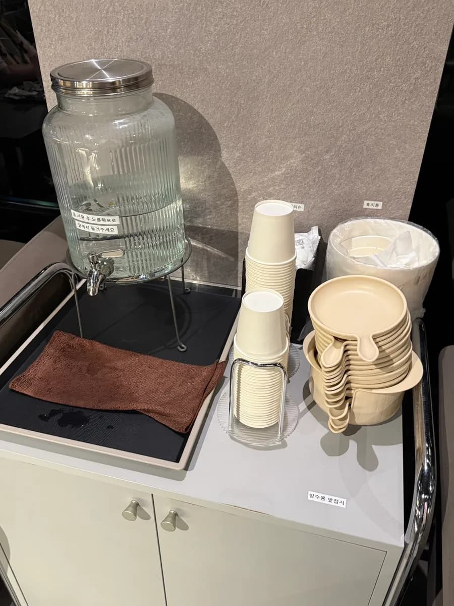 Cafe Henji 的停車、Wi-Fi、廁所與嬰兒椅資訊